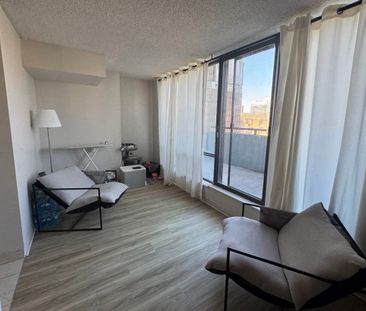 MOVE-IN READY 5½ IN DOWNTOWN MONTREAL | AVAILABLE NOVEMBER 1st - Photo 1