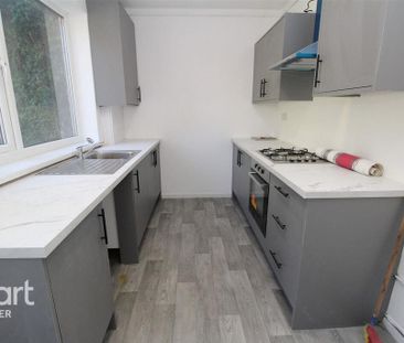 3 bedroom semi-detached house to rent - Photo 6