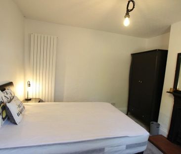 5 bedroom semi-detached house to rent - Photo 5