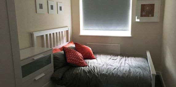 1 bedroom in a house share to rent - Photo 2