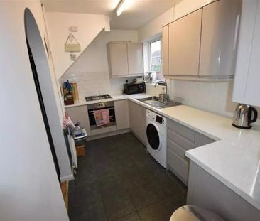 3 bedroom semi-detached house to rent - Photo 3