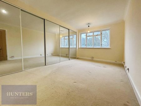 4 bedroom House To Let - Photo 3