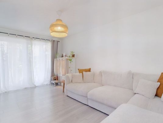 1 Bed Bungalow, Crofton Road, E13 - Photo 1