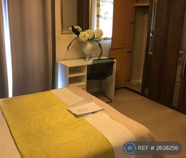 4 bedroom detached house to rent - Photo 4