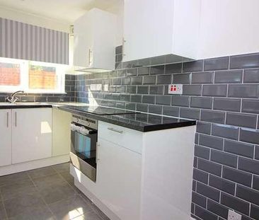 Two Mile Ash - Bed Maisonette, MK8 - Photo 4