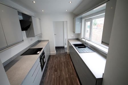 2 bedroom terraced house to rent - Photo 3