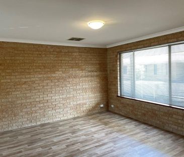 Neat & Low-Maintenance Unit in East Bunbury - Photo 4