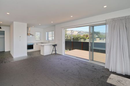 Summer Waves Await - Photo 2