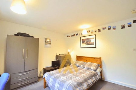 8 bedroom detached house to rent - Photo 5