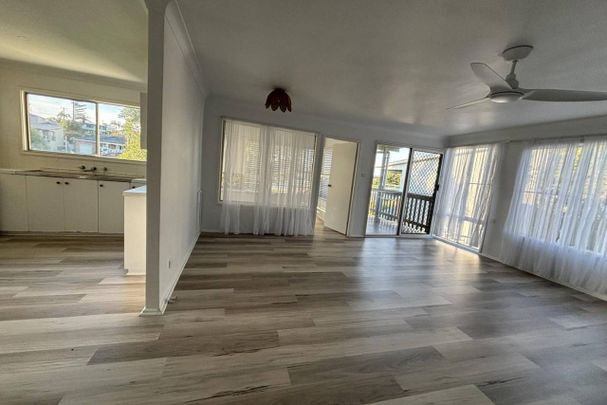 Beach House Vibes - Photo 1