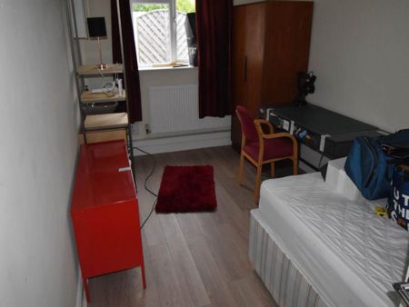 3 bedroom house to rent - Photo 3