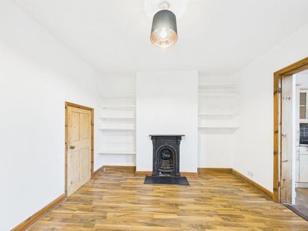 2 bedroom semi-detached house to rent - Photo 2