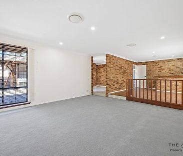 Spacious 5 Bedroom Family Home in Booragoon - Photo 6