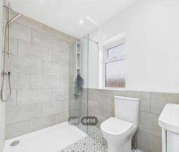 3 bedroom semi-detached house to rent - Photo 6