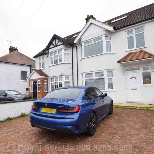 Deans Lane, Edgware, HA8 - Photo 1