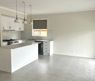 MODERN FAMILY LIVING IN A CONVENIENT LOCATION! - Photo 3