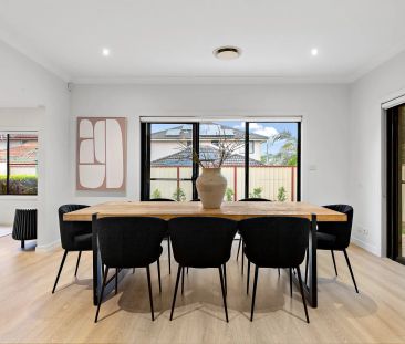 Refurbished and generous family living - Photo 3