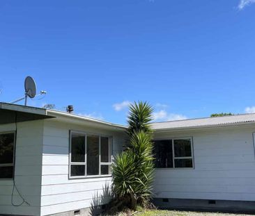 MASTERTON - 3 BEDROOMS - Photo 1