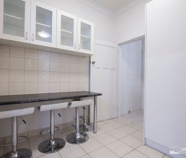 2/25 Mackenzie Street, Bondi Junction, NSW 2022 - Photo 4