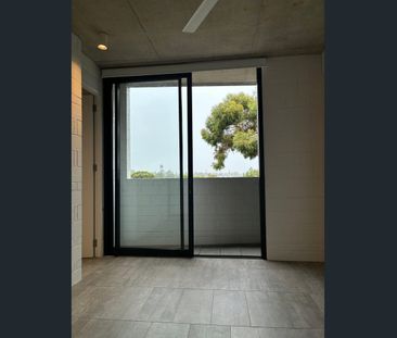 Stylish, Low-Maintenance Living in the Heart of Fremantle - Photo 1