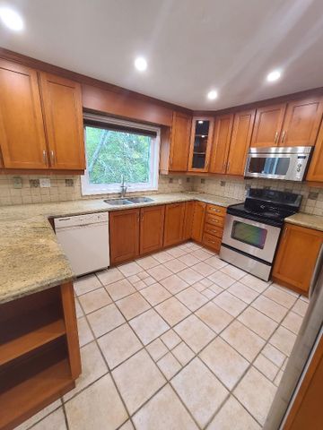 For Lease - 29 Hiram Road Unit# (main,2nd,part bsmnt), Richmond Hill, Ontario - Photo 2