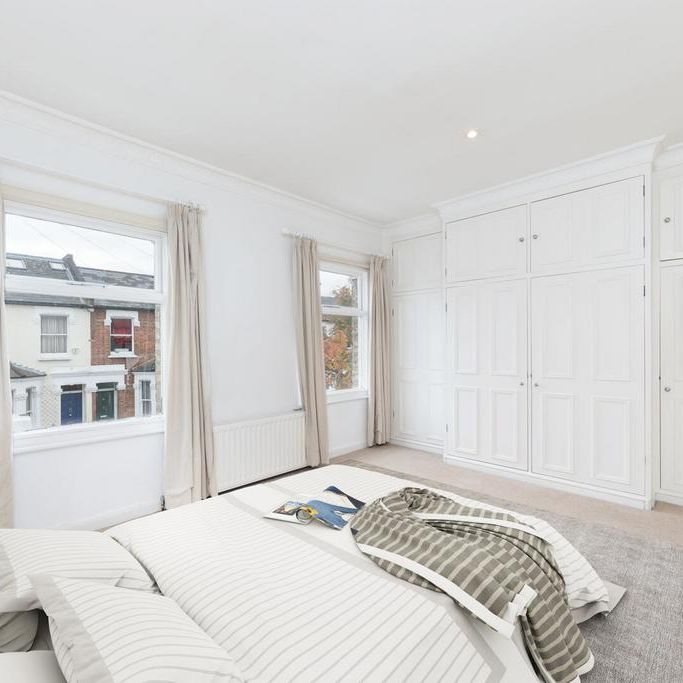 3 bedroom terraced house to rent - Photo 1
