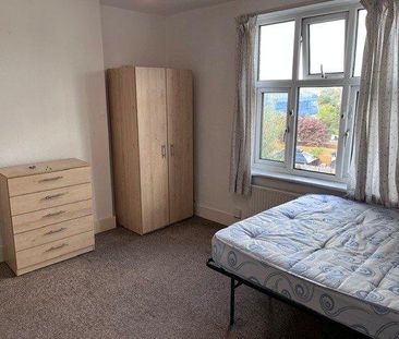 House share to rent - Photo 2