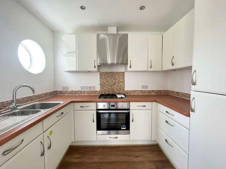 Batts Hill, Redhill, RH1 - Photo 5