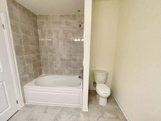 For Lease - 22 Kahshe Lane, Richmond Hill, Ontario - Photo 1