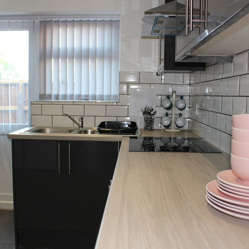 Room in a Shared House, Rodney Close, B16 - Photo 1