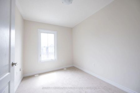 Property For Lease | E8467474 - Photo 4