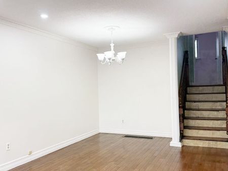 For Lease - 1028 Blairholm Avenue, Mississauga, Ontario - Photo 2