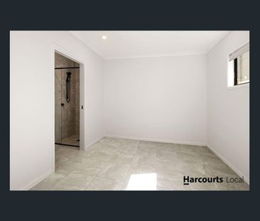 Refined Townhouse Living in Murrumba Downs - Photo 6