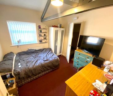 4 bedroom terraced house to rent - Photo 2