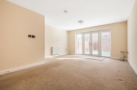 4 bedroom House To Let - Photo 2
