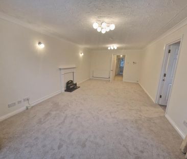 2 bedroom ground floor flat to rent - Photo 3