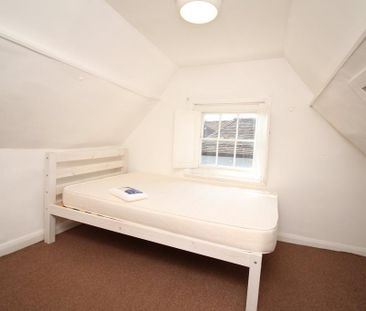 4 bedroom link detached house to rent - Photo 5