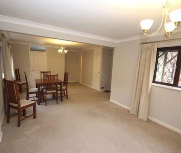 2 bedroom semi-detached bungalow to rent - Photo 5