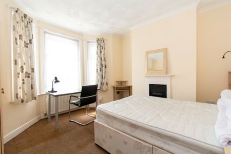 4 Double Bed Student house on Brassey Road - SEE VIDEO TOUR - Photo 5