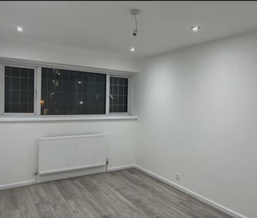 3 bedroom end of terrace house to rent - Photo 5