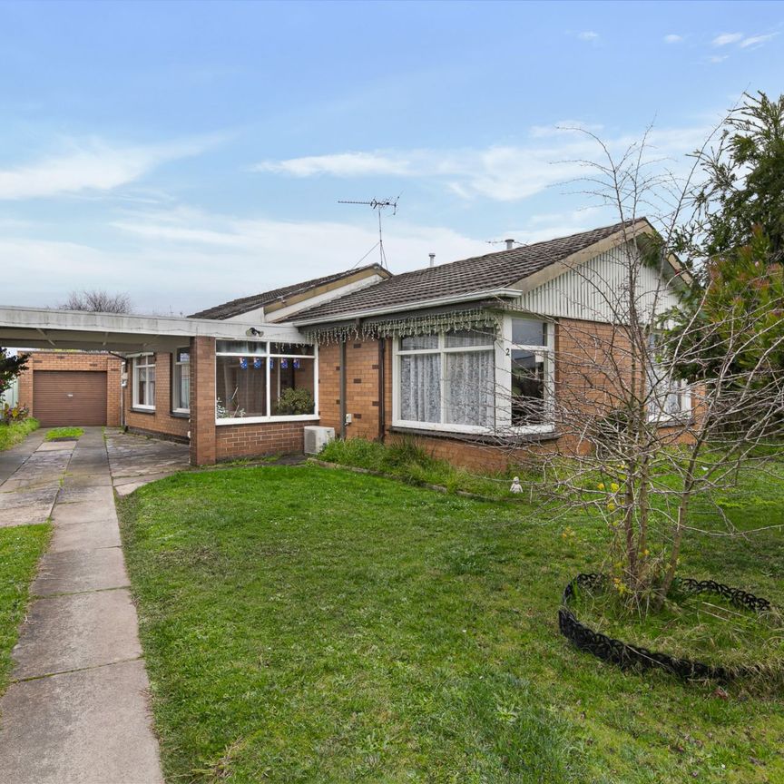 2 Glasgow Street, Wendouree - Photo 1