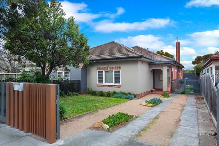 52A Kangaroo Road, Murrumbeena - Photo 2