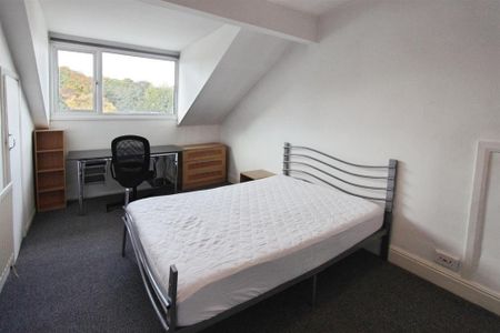 3 bedroom terraced house to rent - Photo 4