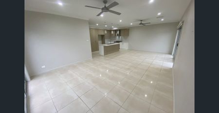 SPACIOUS 5 BEDROOM HOUSE - Photo 2