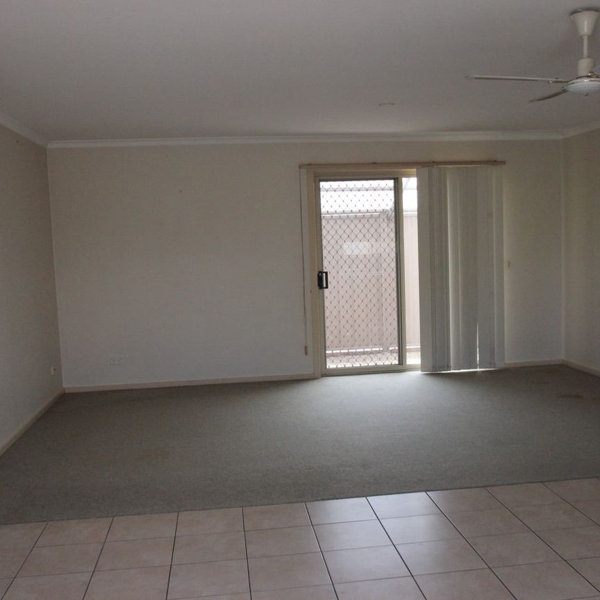 4/8 Waratah Court, Cobram - Photo 1