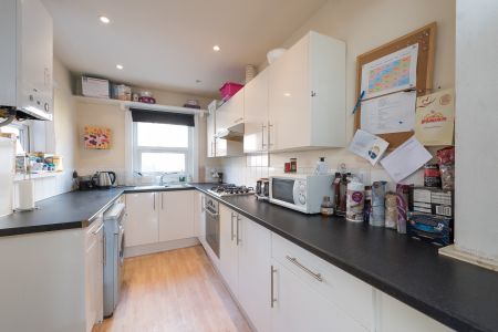 5 Bedroom Terraced House - Photo 5