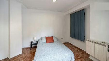 Carrer de Linares, Valencia, Valencian Community 46018 - Photo 3