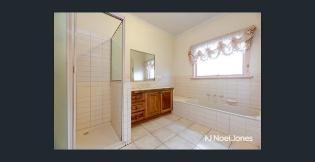 CHARACTER CLINKER COTTAGE - Photo 1