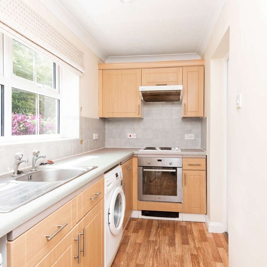 Bourlon Wood, Abingdon, OX14 - Photo 1