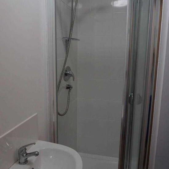 Ensuite Double Room, Sun House, Gardner Street, Salford, M6 - Photo 1